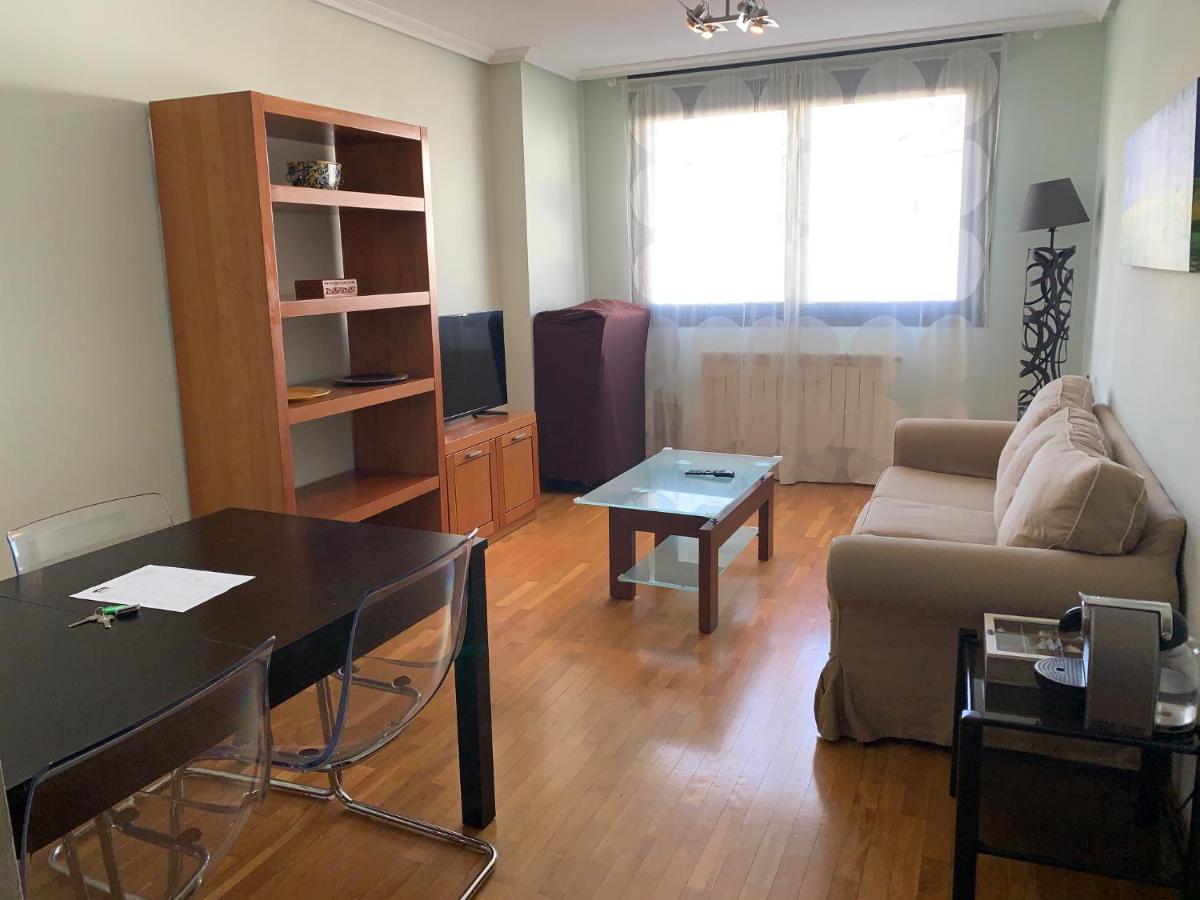 Apartamentos Confortarte Овиедо Екстериор снимка